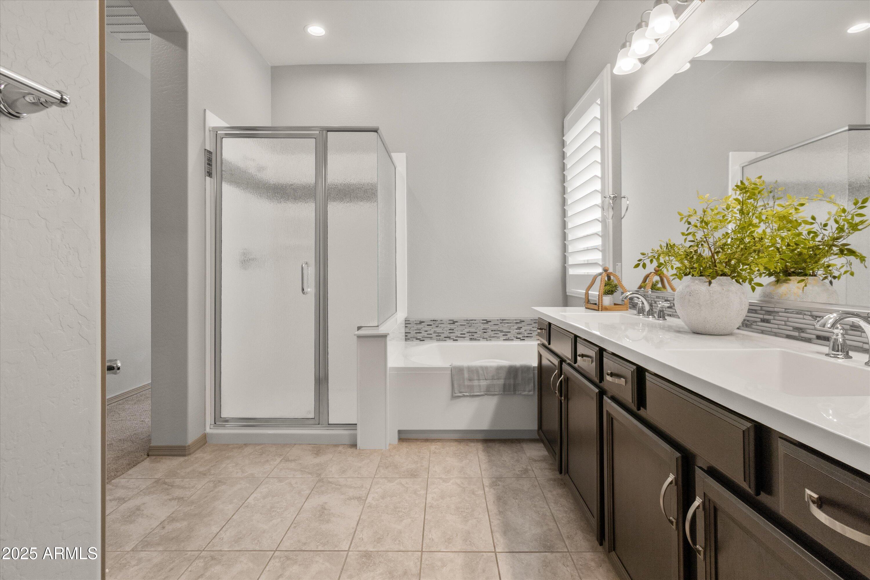 41403 W CENTENNIAL Drive