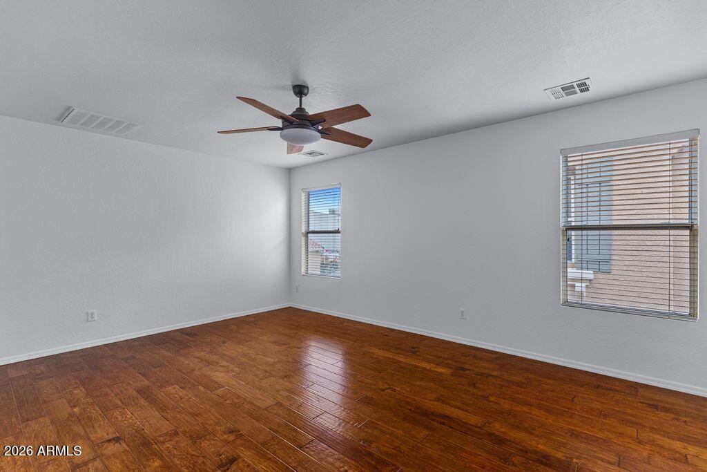 109 W COMMERCE Court