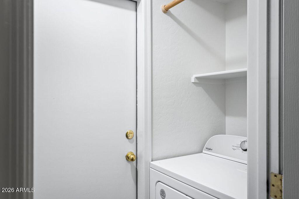 109 W COMMERCE Court