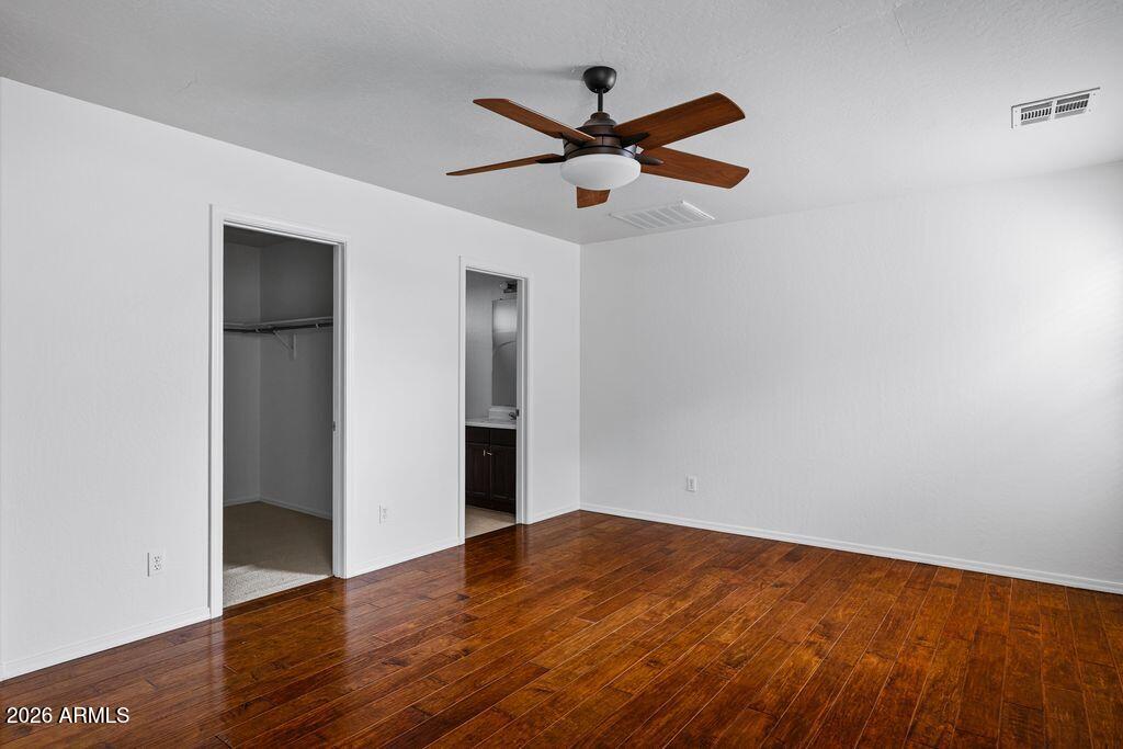 109 W COMMERCE Court