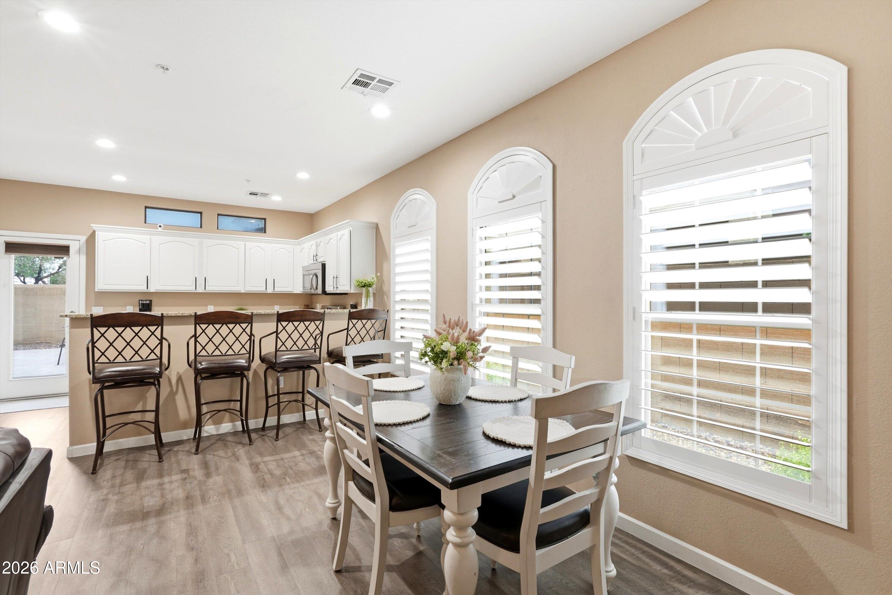 1350 S GREENFIELD Road 1049