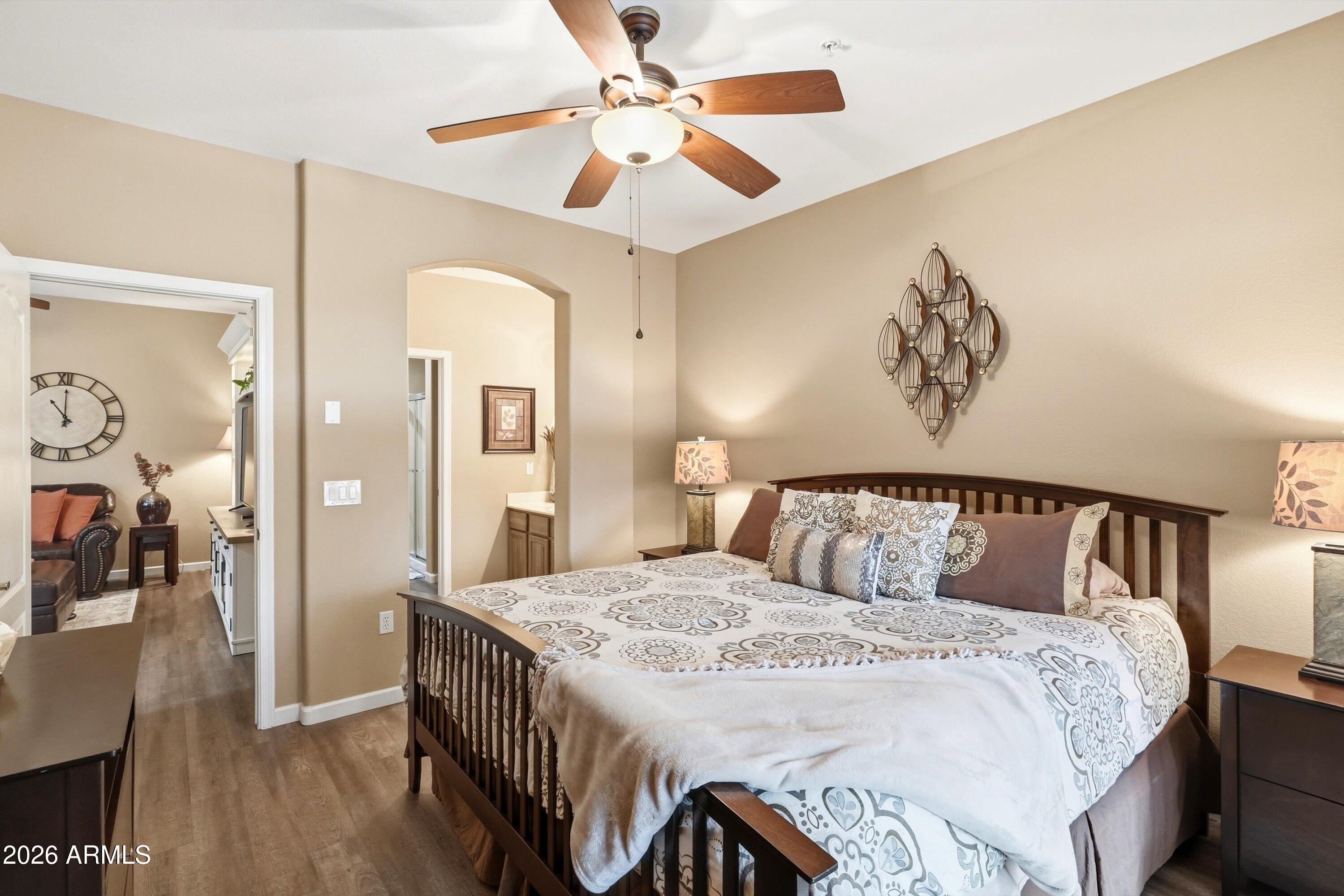 1350 S GREENFIELD Road 1049