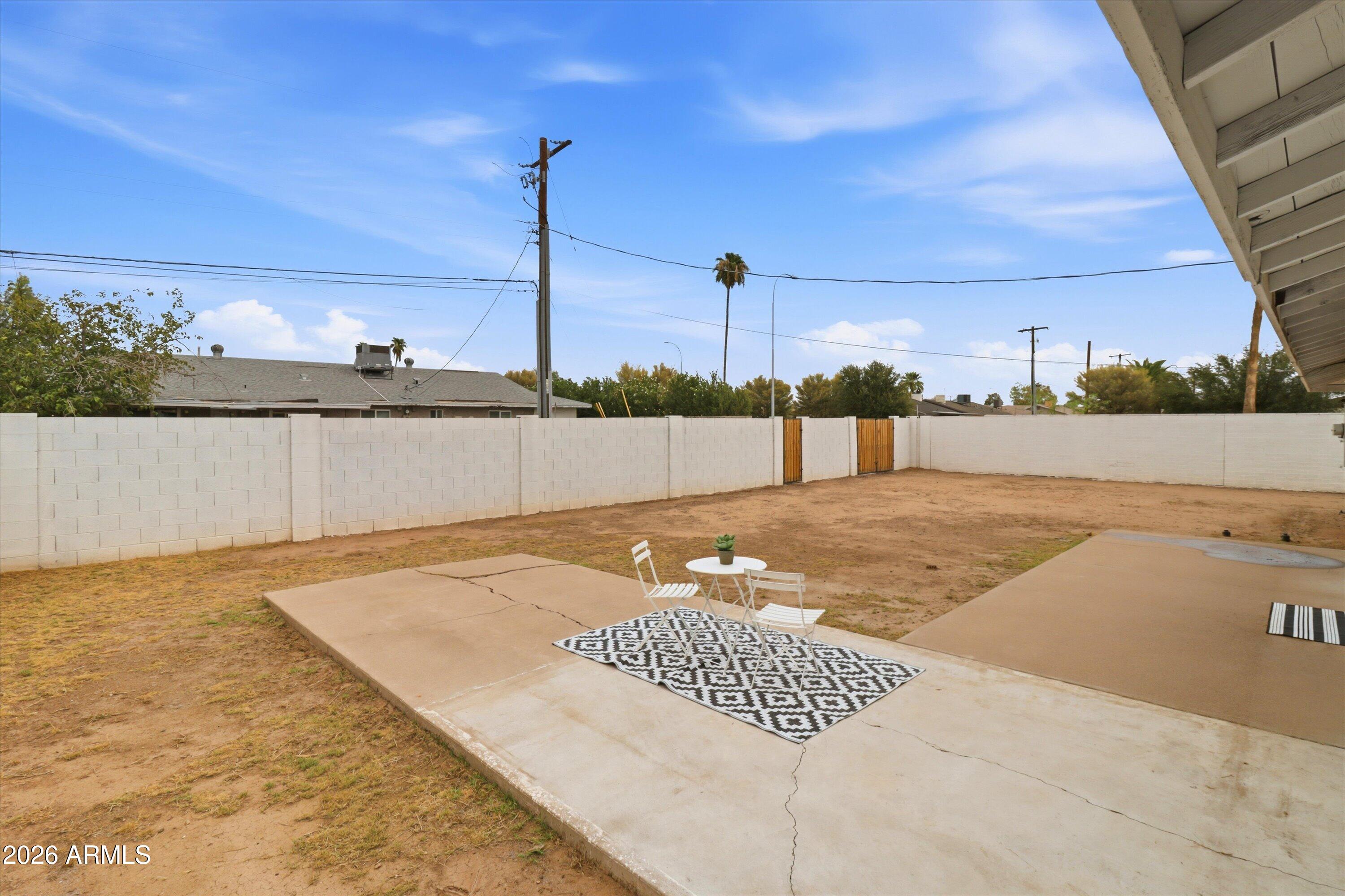 2 W FAIRMONT Drive