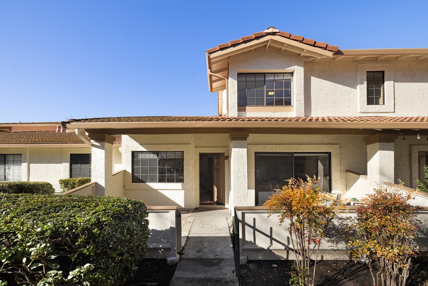 5492 Colony Field DR