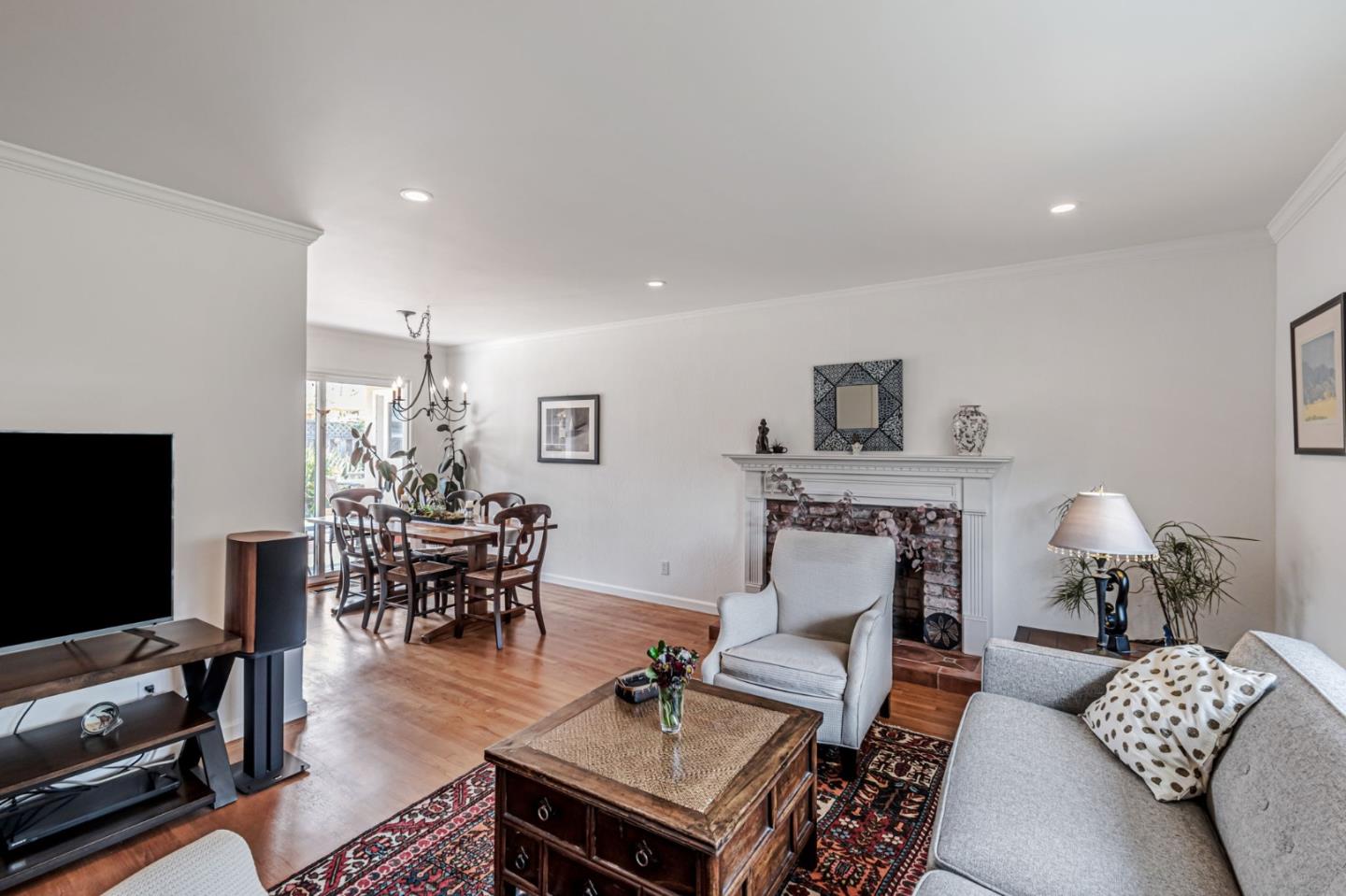 2261 Whitman WAY