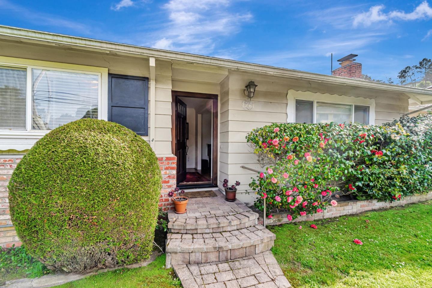 2261 Whitman WAY