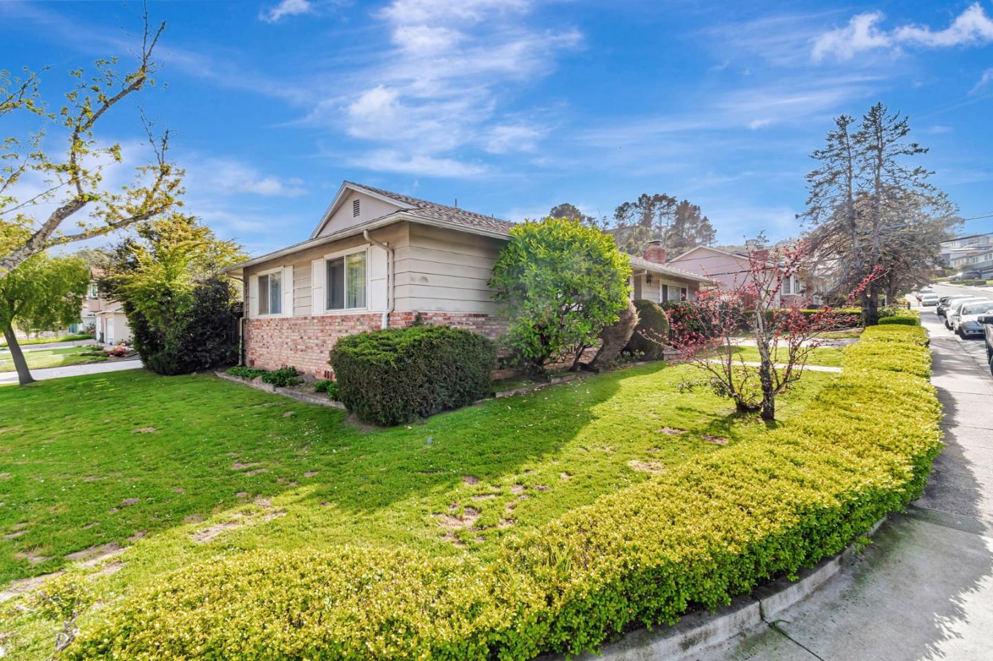 2261 Whitman WAY