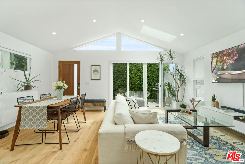 5317 Inglewood Boulevard