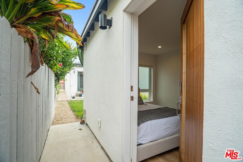 5317 Inglewood Boulevard