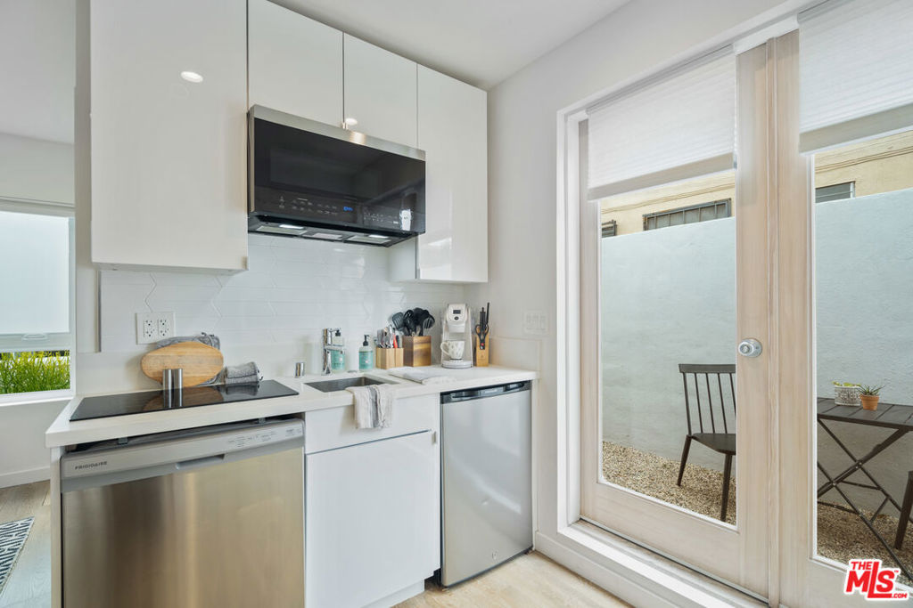 5317 Inglewood Boulevard