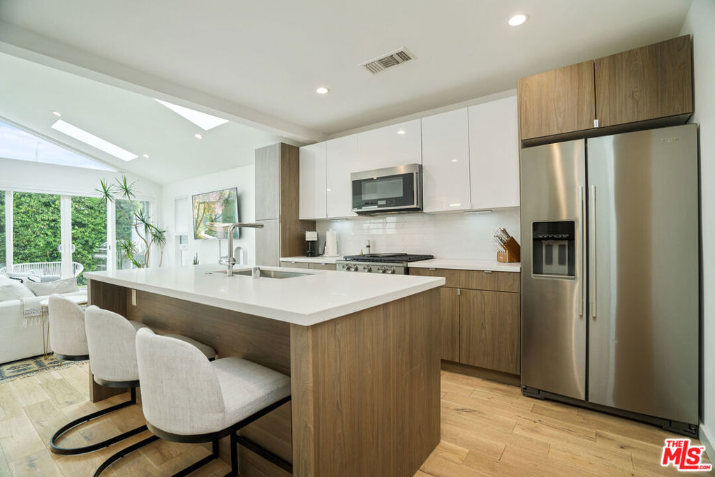 5317 Inglewood Boulevard