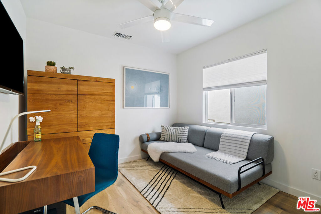 5317 Inglewood Boulevard