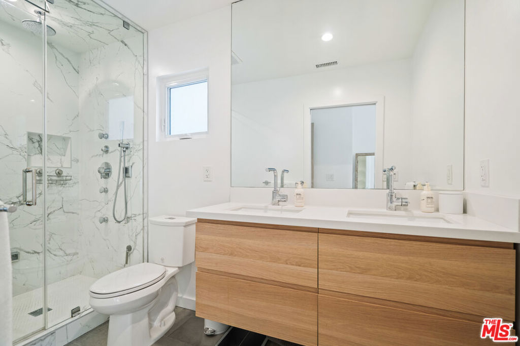 5317 Inglewood Boulevard