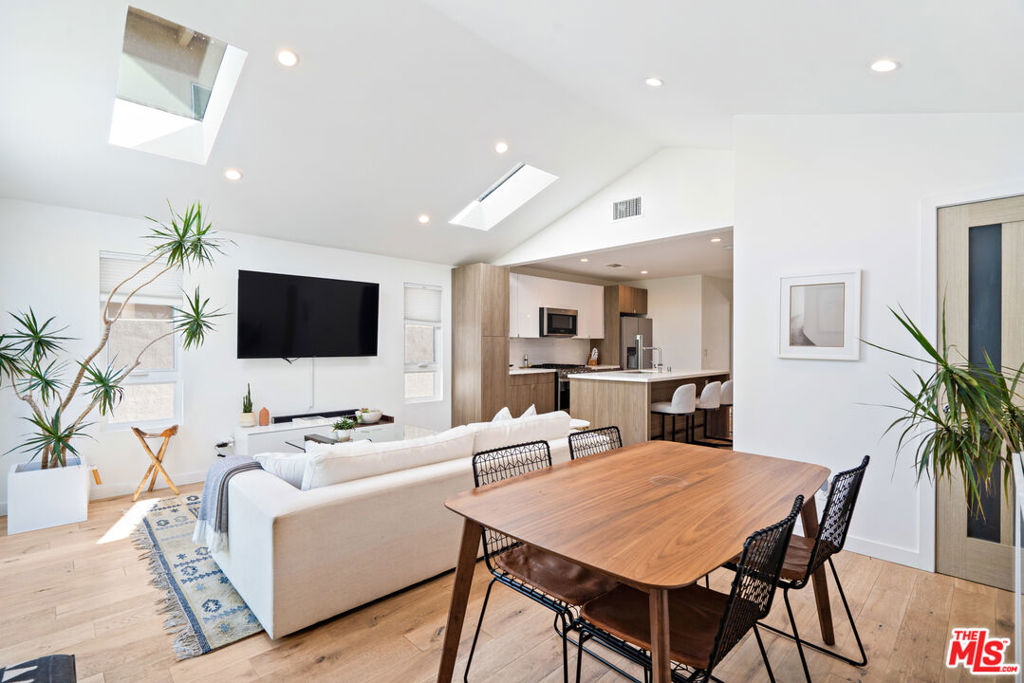 5317 Inglewood Boulevard