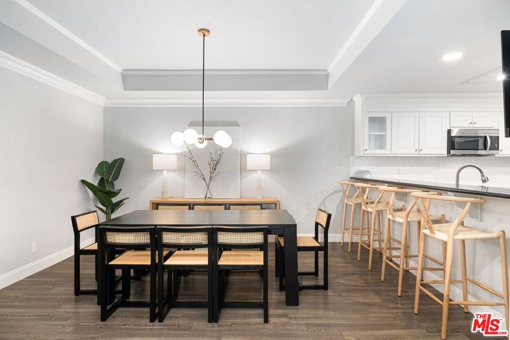 1930 S Beverly Glen Boulevard 204