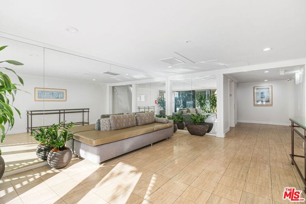 1930 S Beverly Glen Boulevard 204