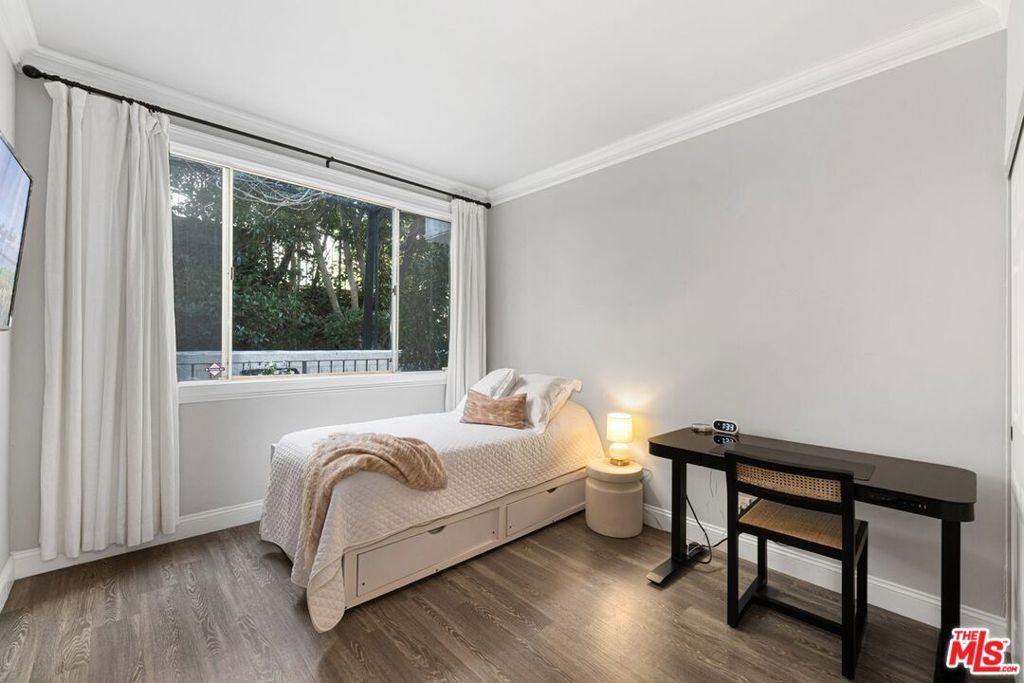 1930 S Beverly Glen Boulevard 204