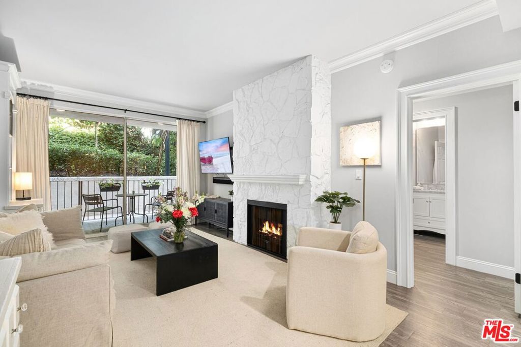 1930 S Beverly Glen Boulevard 204