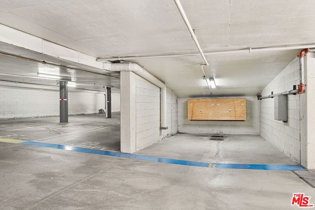 1930 S Beverly Glen Boulevard 204