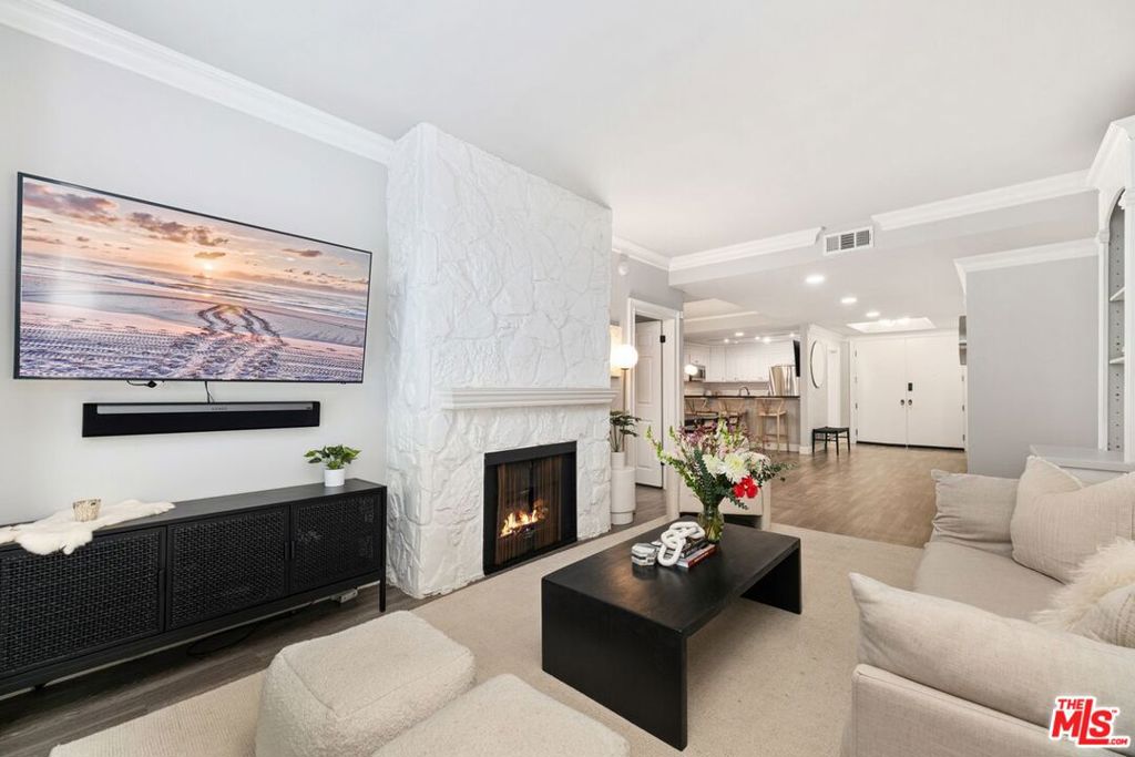 1930 S Beverly Glen Boulevard 204