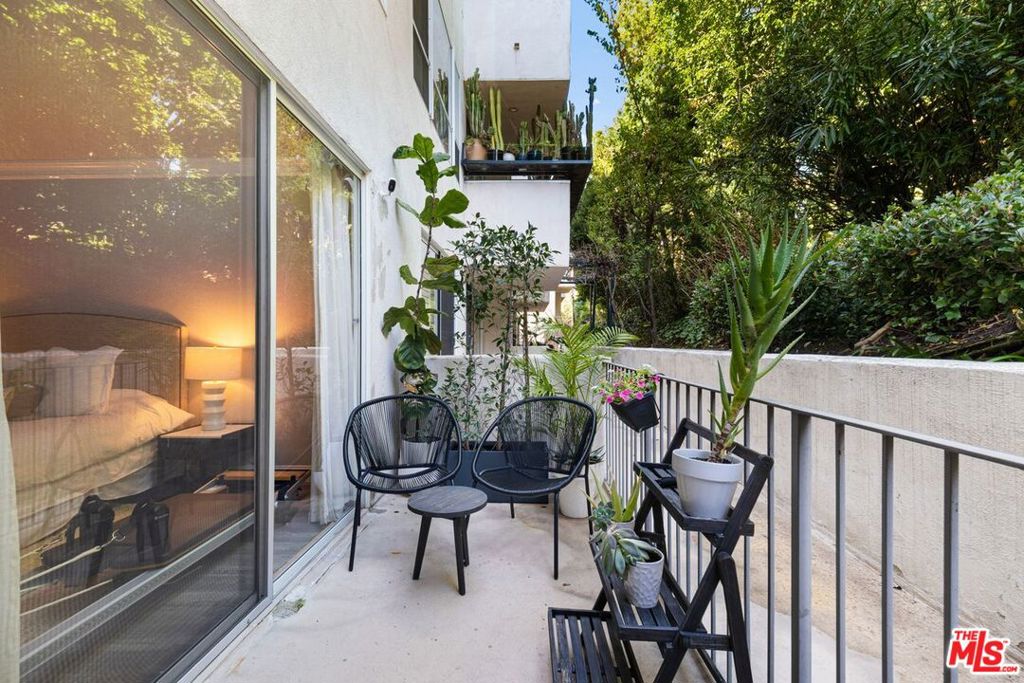 1930 S Beverly Glen Boulevard 204