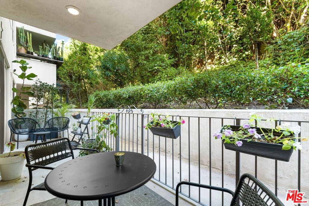 1930 S Beverly Glen Boulevard 204