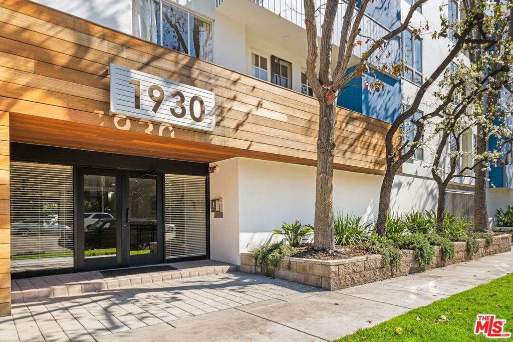 1930 S Beverly Glen Boulevard 204