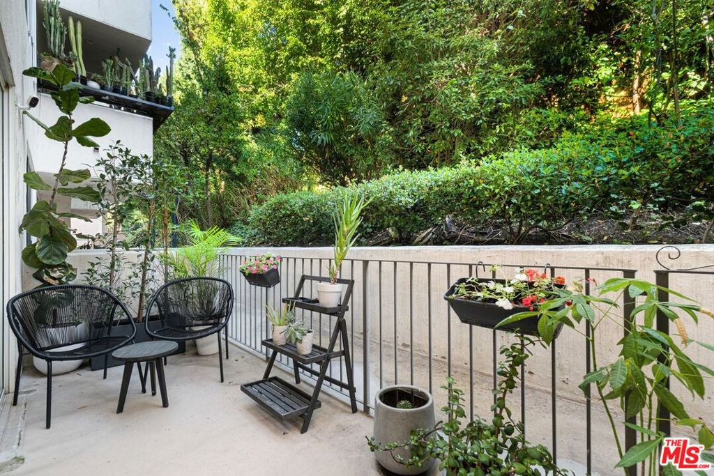 1930 S Beverly Glen Boulevard 204