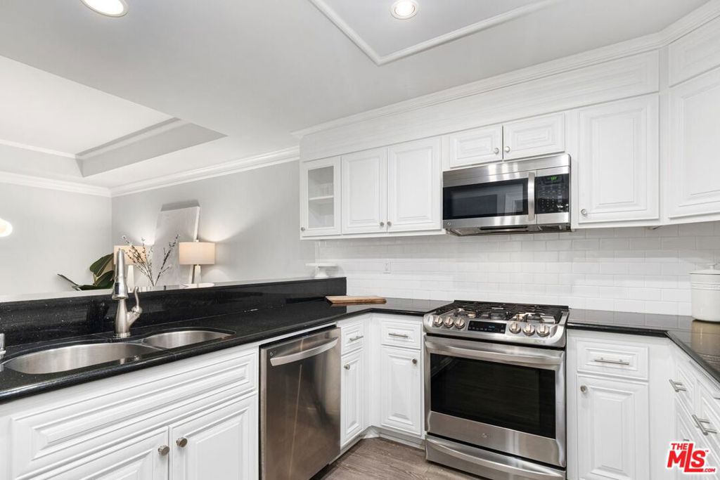 1930 S Beverly Glen Boulevard 204