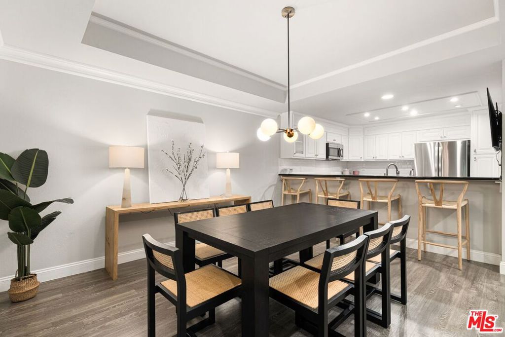 1930 S Beverly Glen Boulevard 204