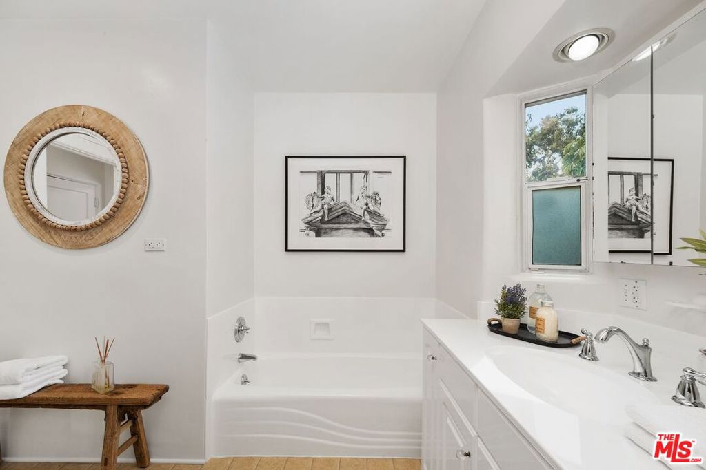 1219 Graynold Avenue