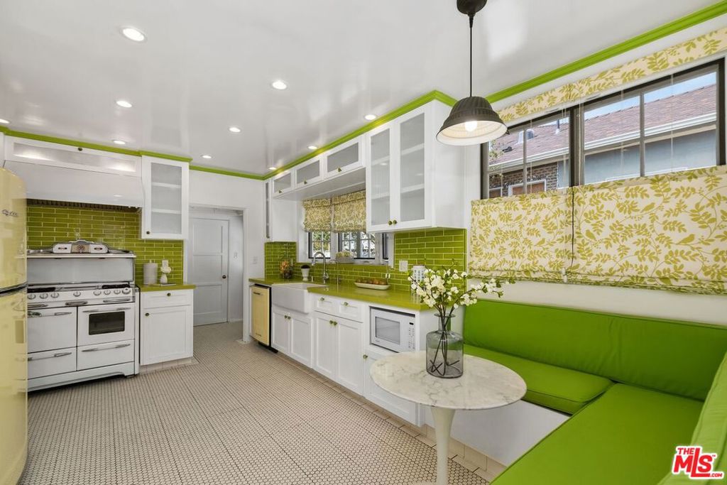 1219 Graynold Avenue