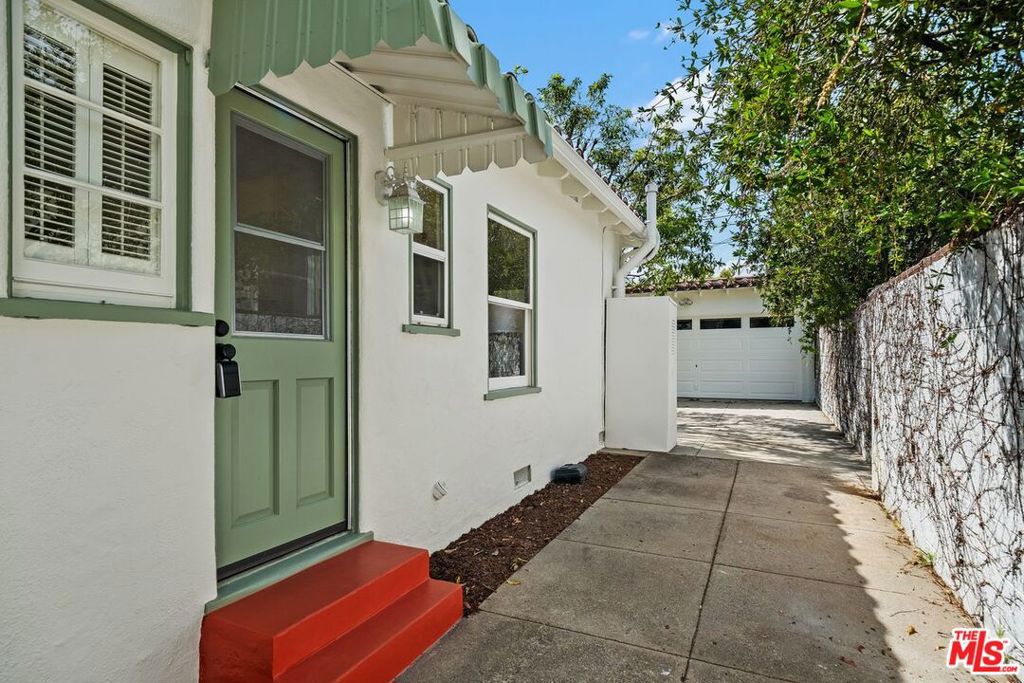 1219 Graynold Avenue