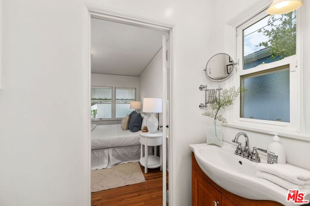 1219 Graynold Avenue