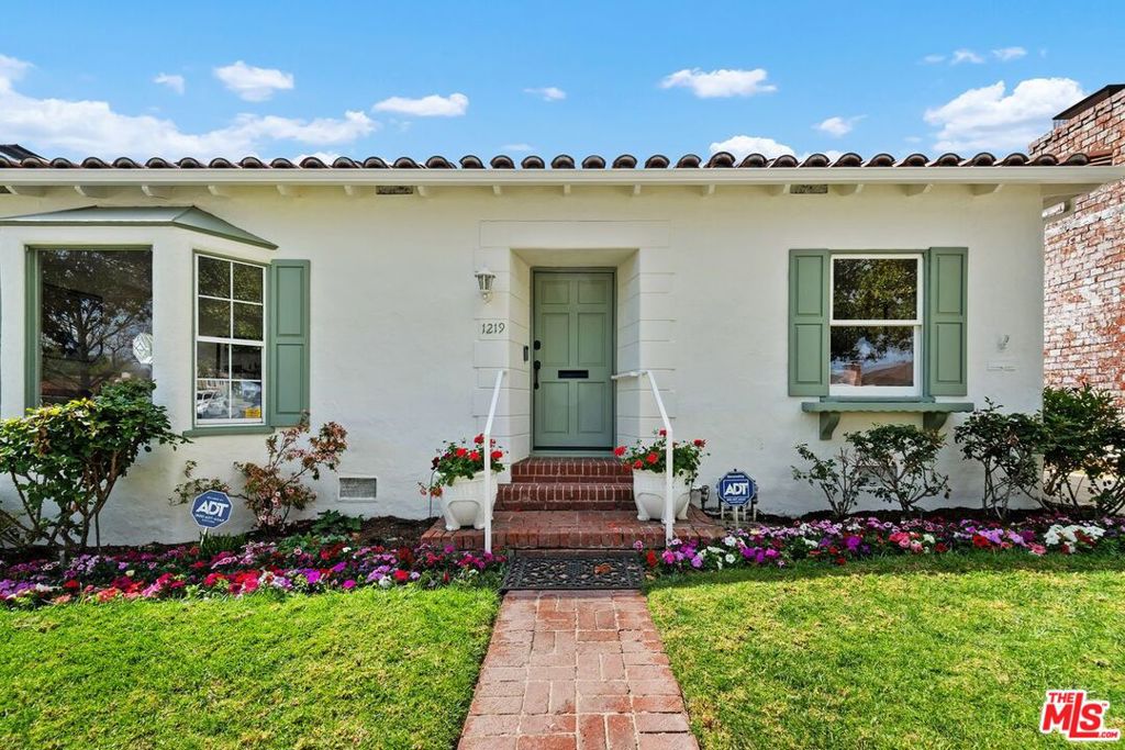 1219 Graynold Avenue