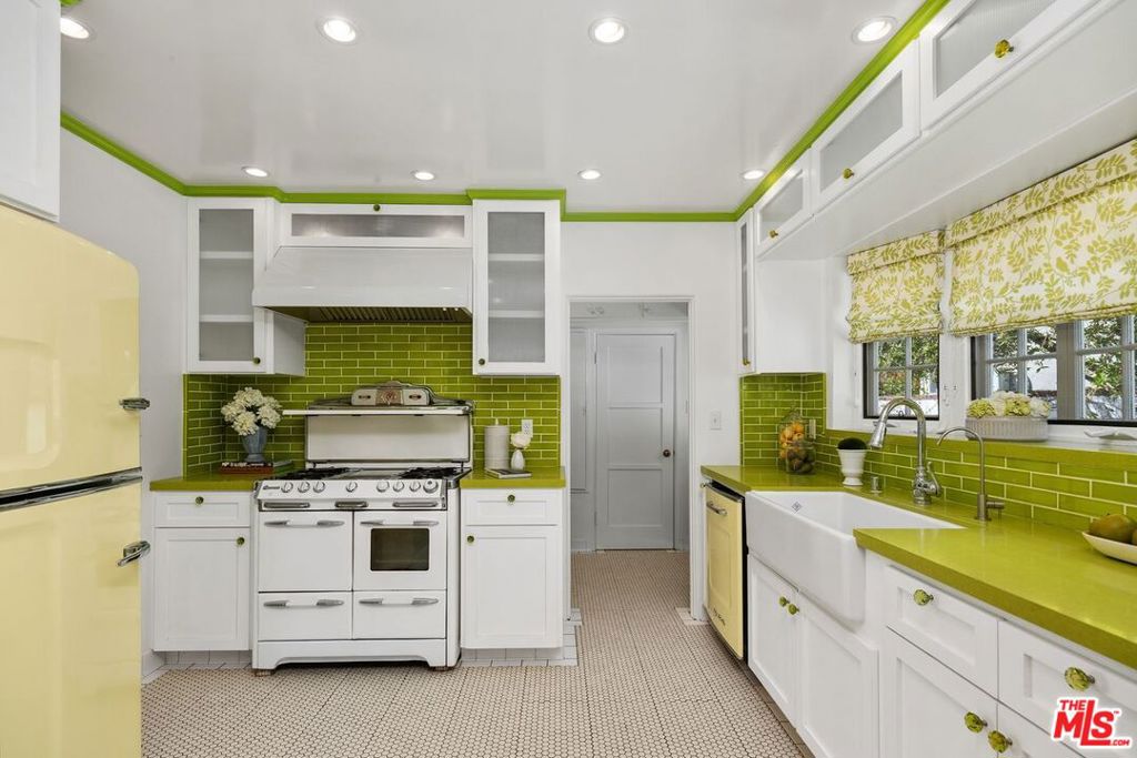 1219 Graynold Avenue