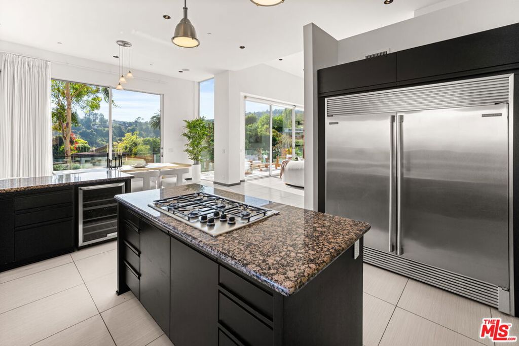 933 Bluegrass Lane