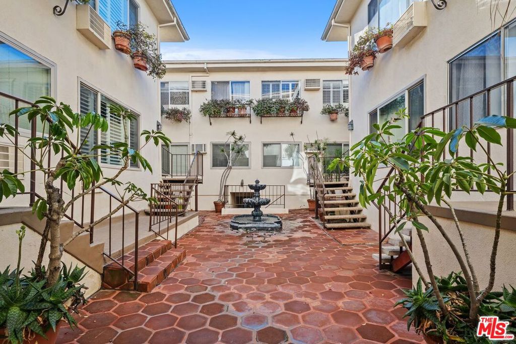 1951 Malcolm Avenue 206