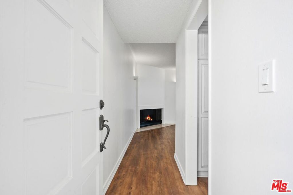 1951 Malcolm Avenue 206