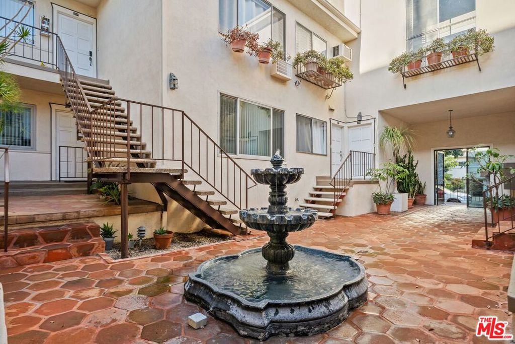 1951 Malcolm Avenue 206