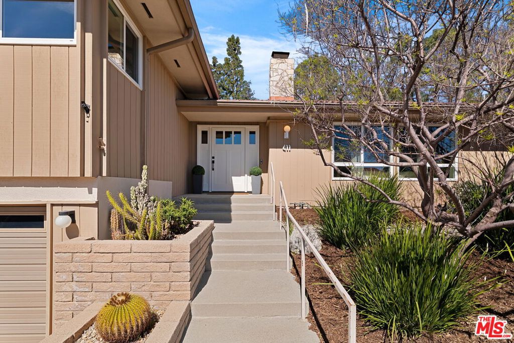 411 Meadowview Drive