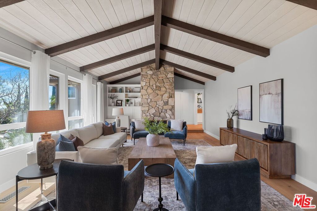 411 Meadowview Drive