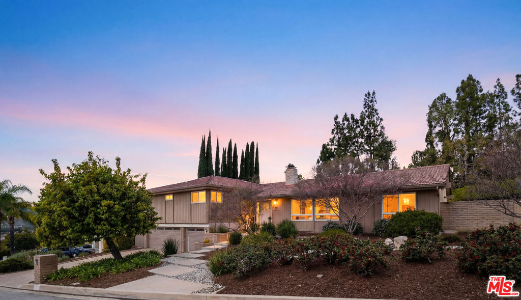 411 Meadowview Drive