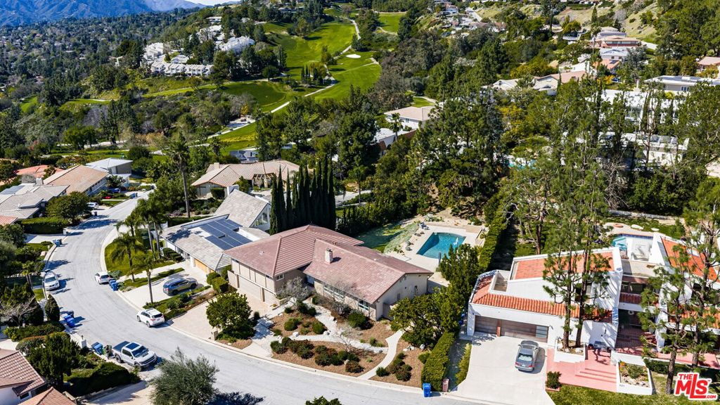 411 Meadowview Drive