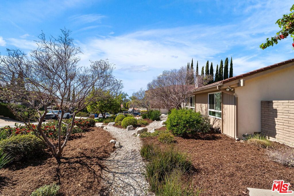 411 Meadowview Drive