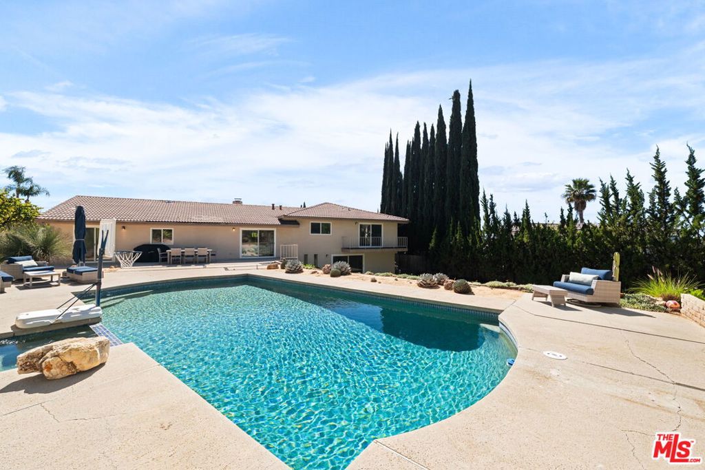 411 Meadowview Drive