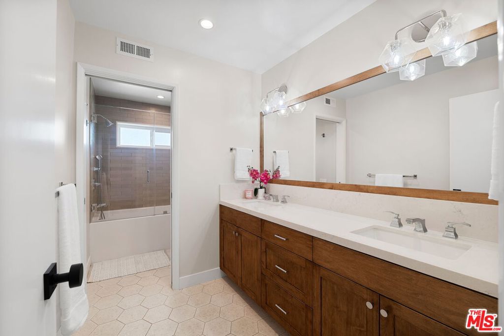 411 Meadowview Drive