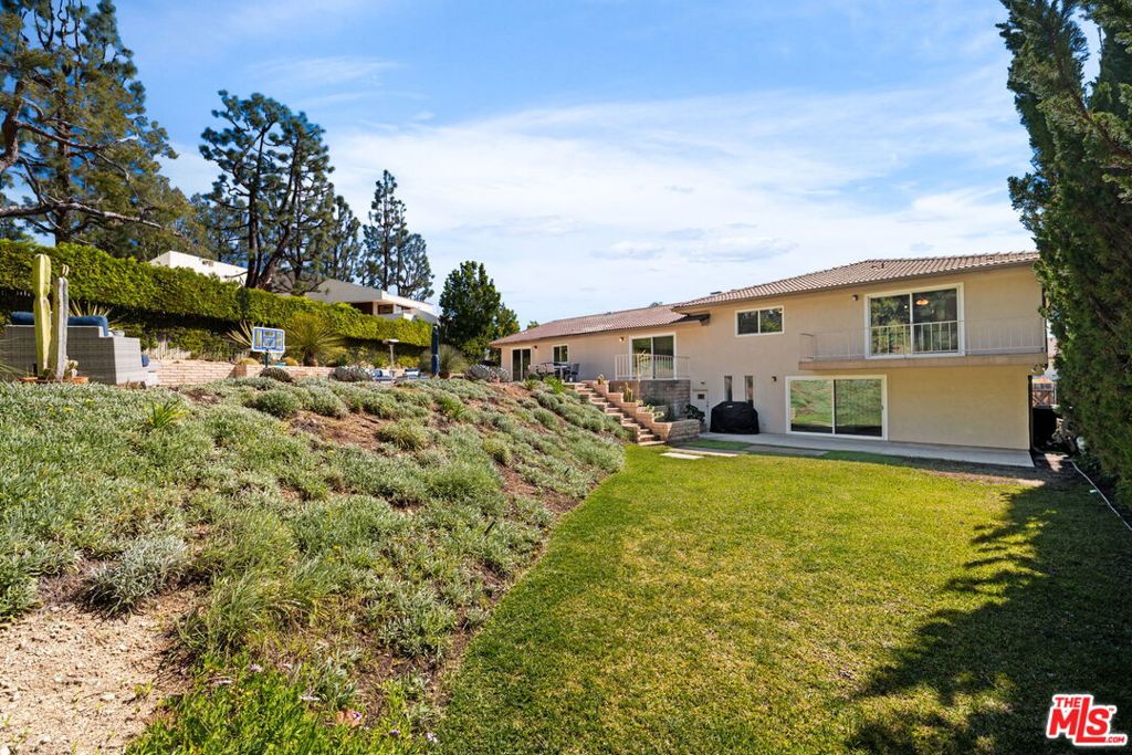 411 Meadowview Drive