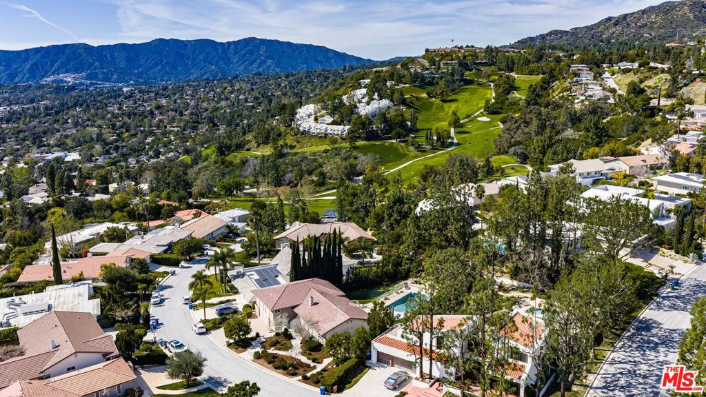 411 Meadowview Drive