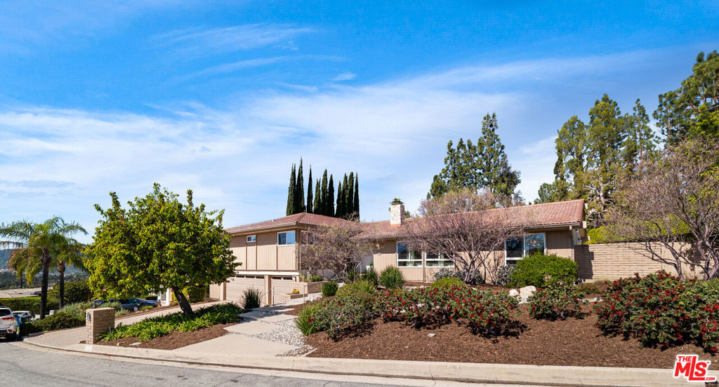 411 Meadowview Drive